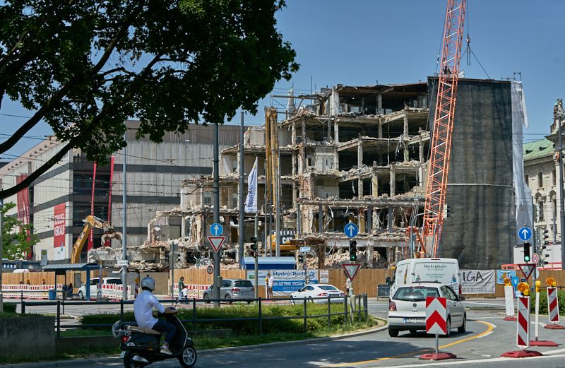 26.06.2019 - Abriss und Neubau des Luxushotels Königshof
