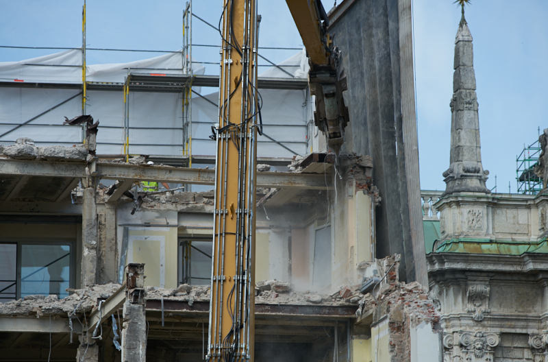 26.06.2019 - Abriss und Neubau des Luxushotels Königshof