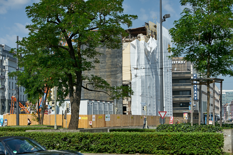 27.06.2019 - Abriss Hotel Königshof und Neubau eines modernen Hotels