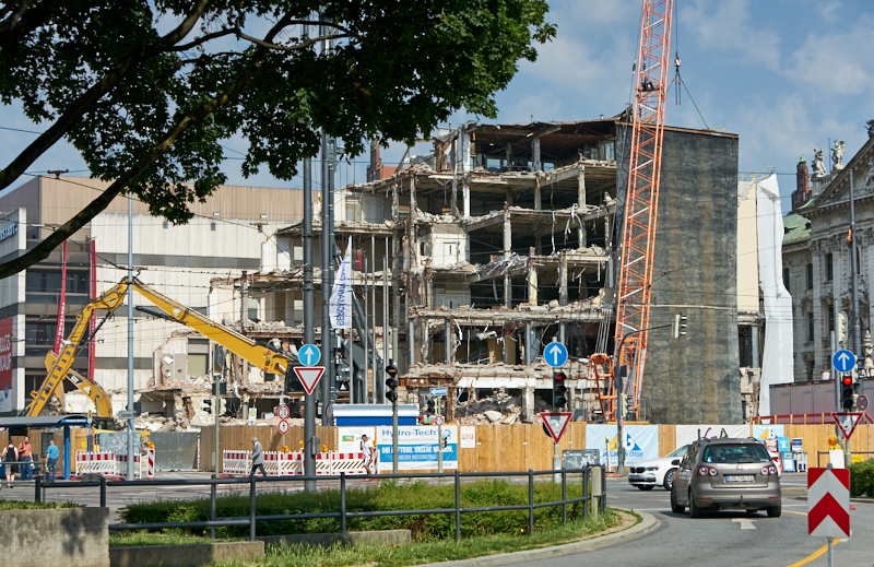 27.06.2019 - Abriss Hotel Königshof und Neubau eines modernen Hotels