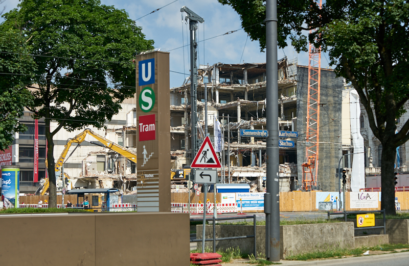 27.06.2019 - Abriss Hotel Königshof und Neubau eines modernen Hotels