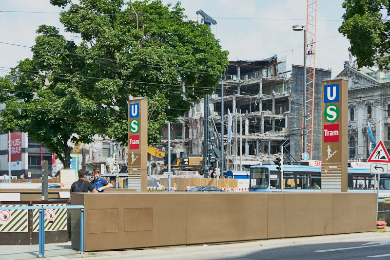 27.06.2019 - Abriss Hotel Königshof und Neubau eines modernen Hotels