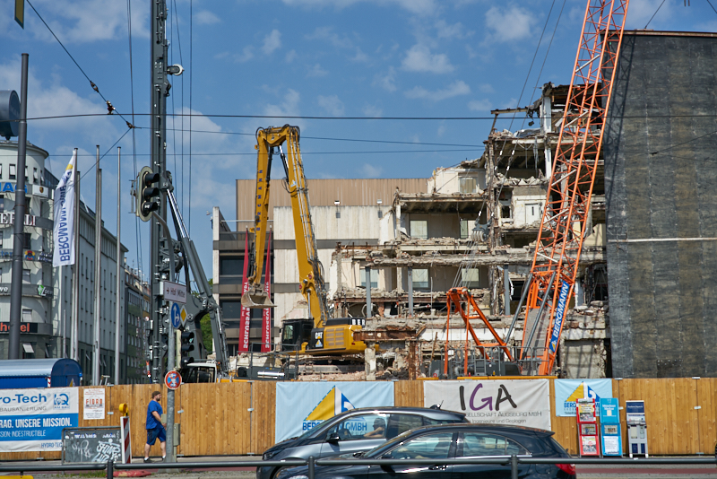 27.06.2019 - Abriss Hotel Königshof und Neubau eines modernen Hotels