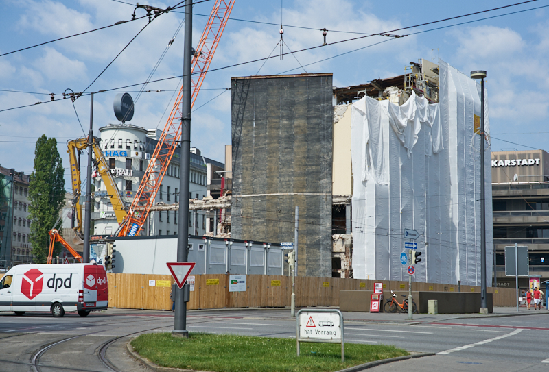 27.06.2019 - Abriss Hotel Königshof und Neubau eines modernen Hotels