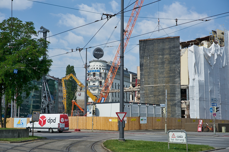 27.06.2019 - Abriss Hotel Königshof und Neubau eines modernen Hotels