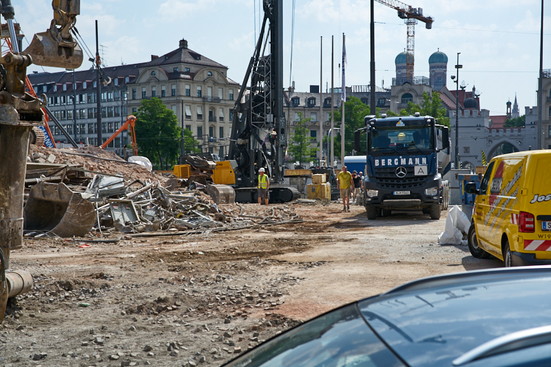 27.06.2019 - Abriss Hotel Königshof und Neubau eines modernen Hotels