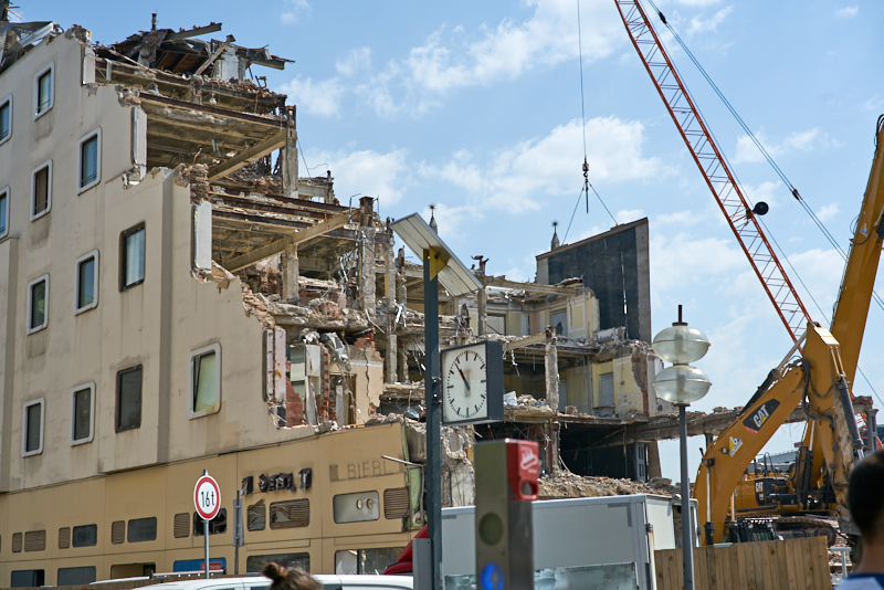 27.06.2019 - Abriss Hotel Königshof und Neubau eines modernen Hotels
