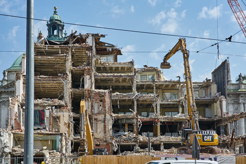 27.06.2019 - Abriss Hotel Königshof und Neubau eines modernen Hotels