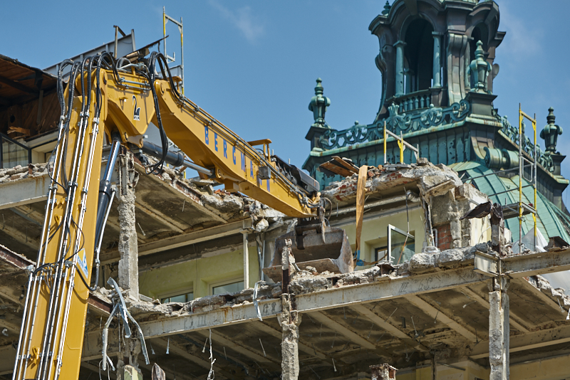 27.06.2019 - Abriss Hotel Königshof und Neubau eines modernen Hotels