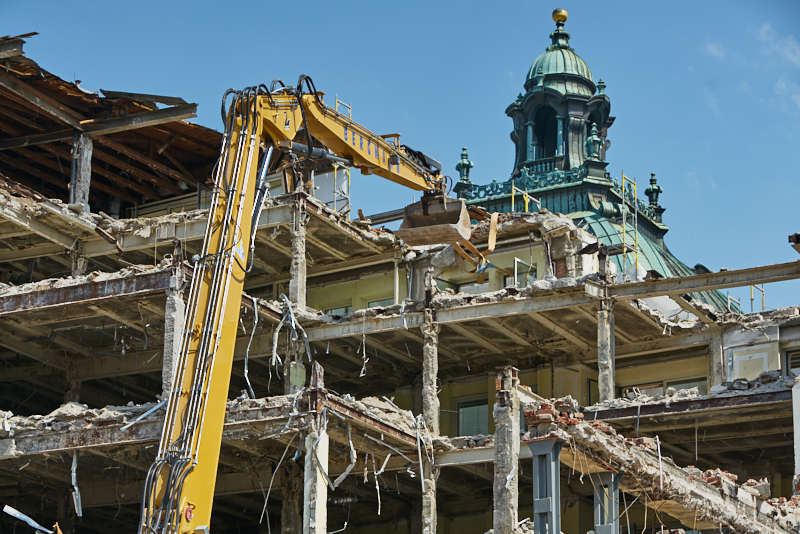 27.06.2019 - Abriss Hotel Königshof und Neubau eines modernen Hotels