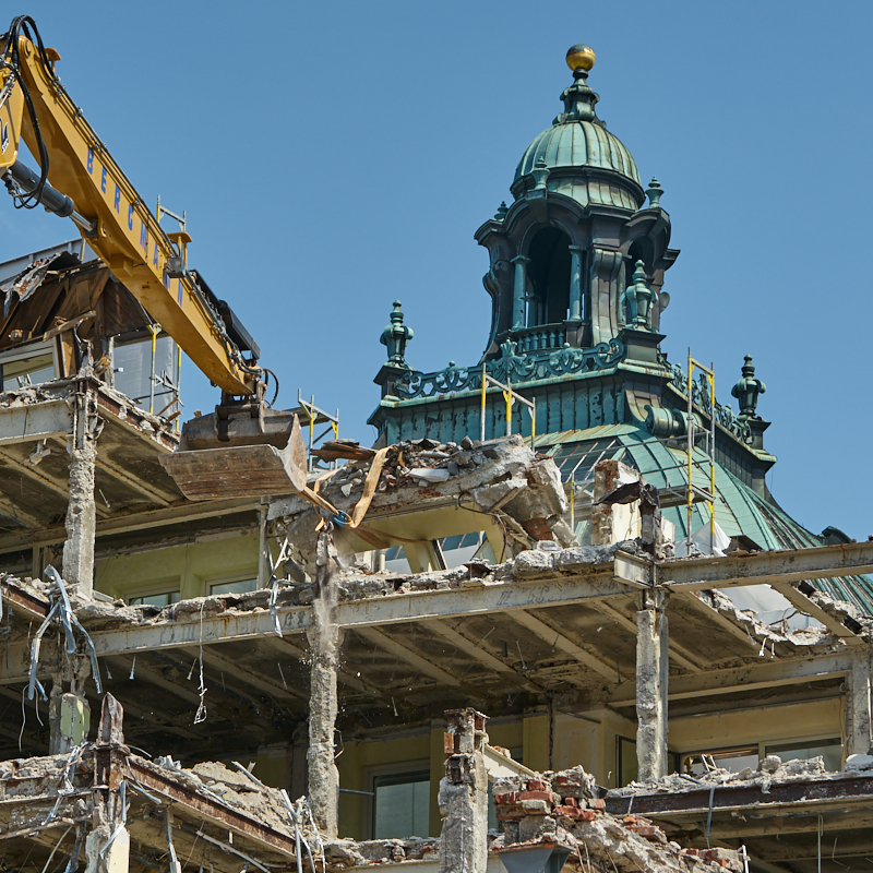 27.06.2019 - Abriss Hotel Königshof und Neubau eines modernen Hotels