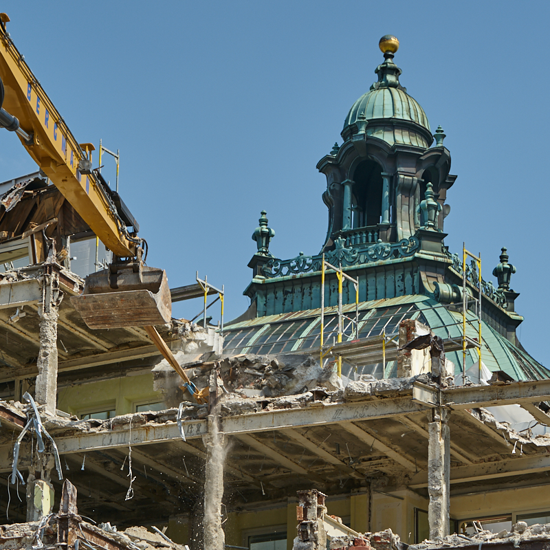 27.06.2019 - Abriss Hotel Königshof und Neubau eines modernen Hotels
