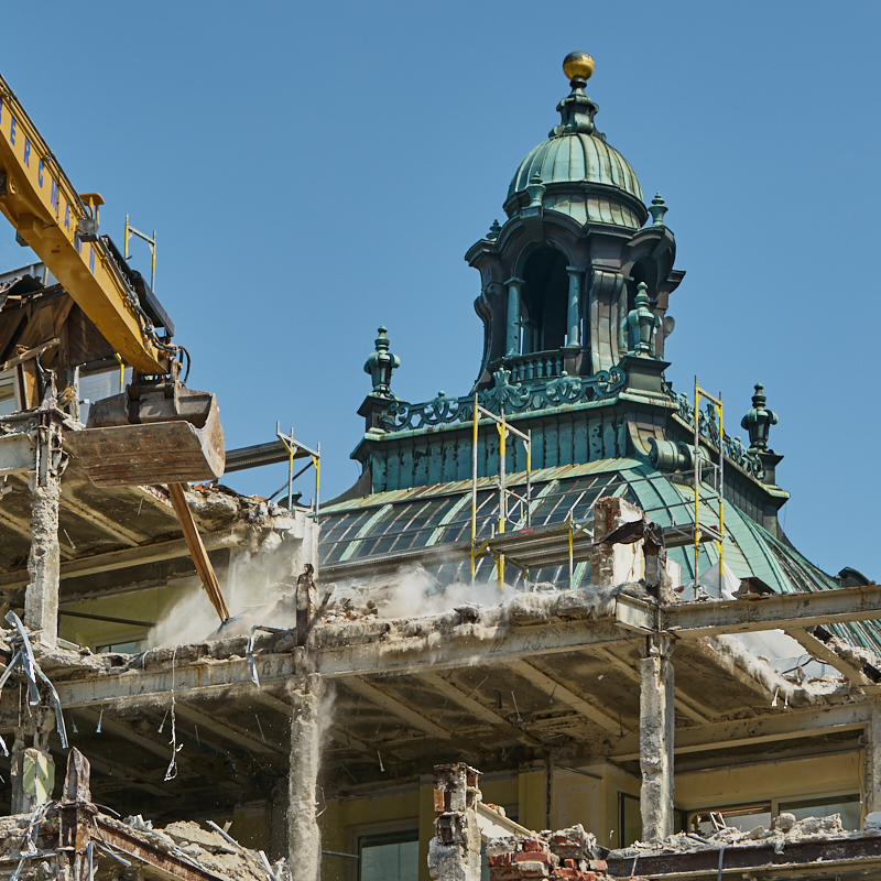 27.06.2019 - Abriss Hotel Königshof und Neubau eines modernen Hotels