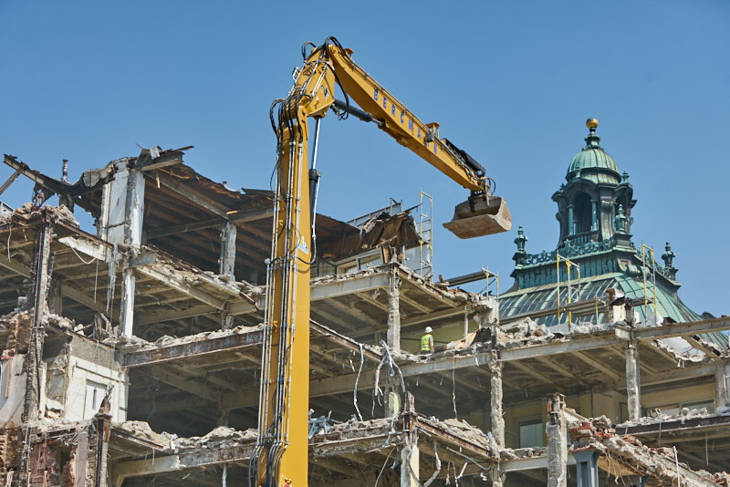 27.06.2019 - Abriss Hotel Königshof und Neubau eines modernen Hotels
