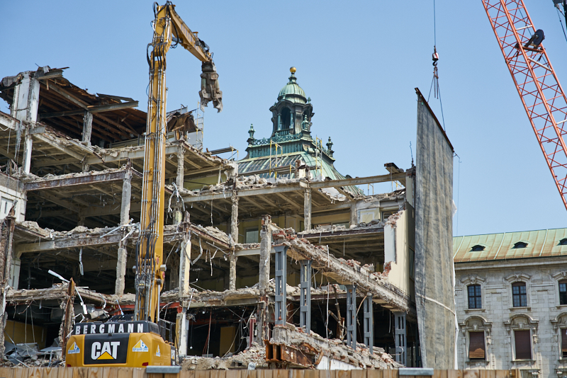 27.06.2019 - Abriss Hotel Königshof und Neubau eines modernen Hotels
