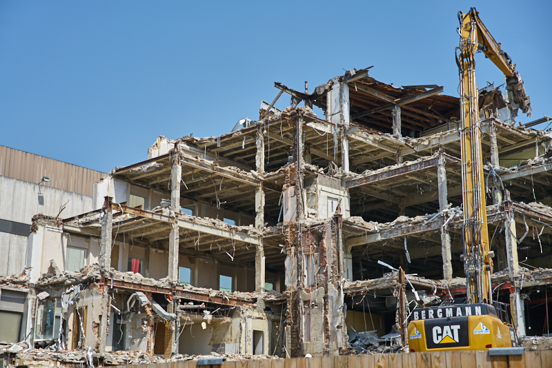 27.06.2019 - Abriss Hotel Königshof und Neubau eines modernen Hotels