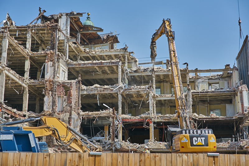 27.06.2019 - Abriss Hotel Königshof und Neubau eines modernen Hotels