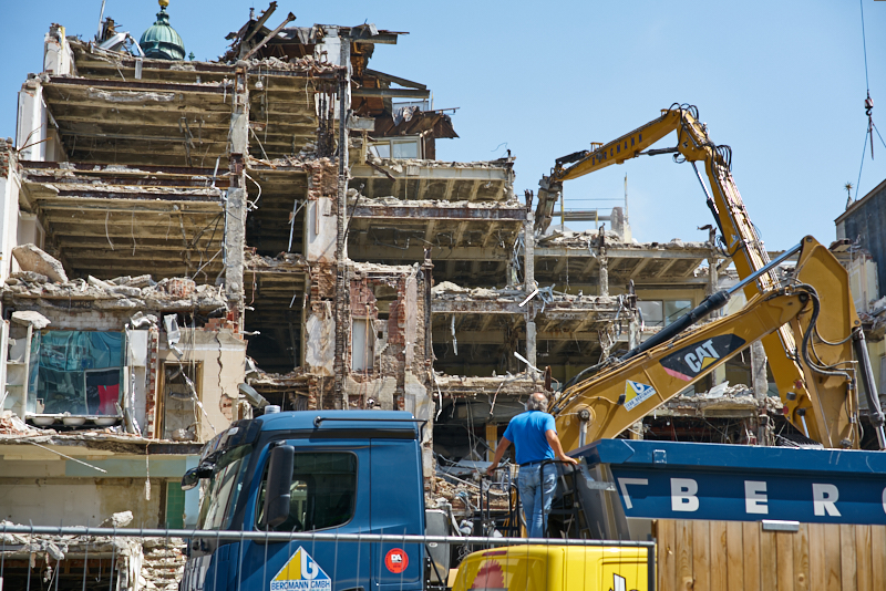 27.06.2019 - Abriss Hotel Königshof und Neubau eines modernen Hotels