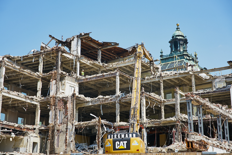 27.06.2019 - Abriss Hotel Königshof und Neubau eines modernen Hotels