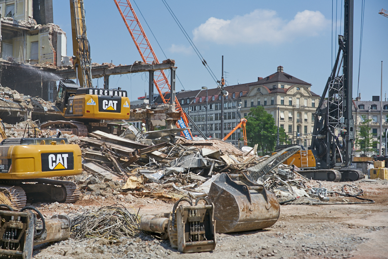 27.06.2019 - Abriss Hotel Königshof und Neubau eines modernen Hotels