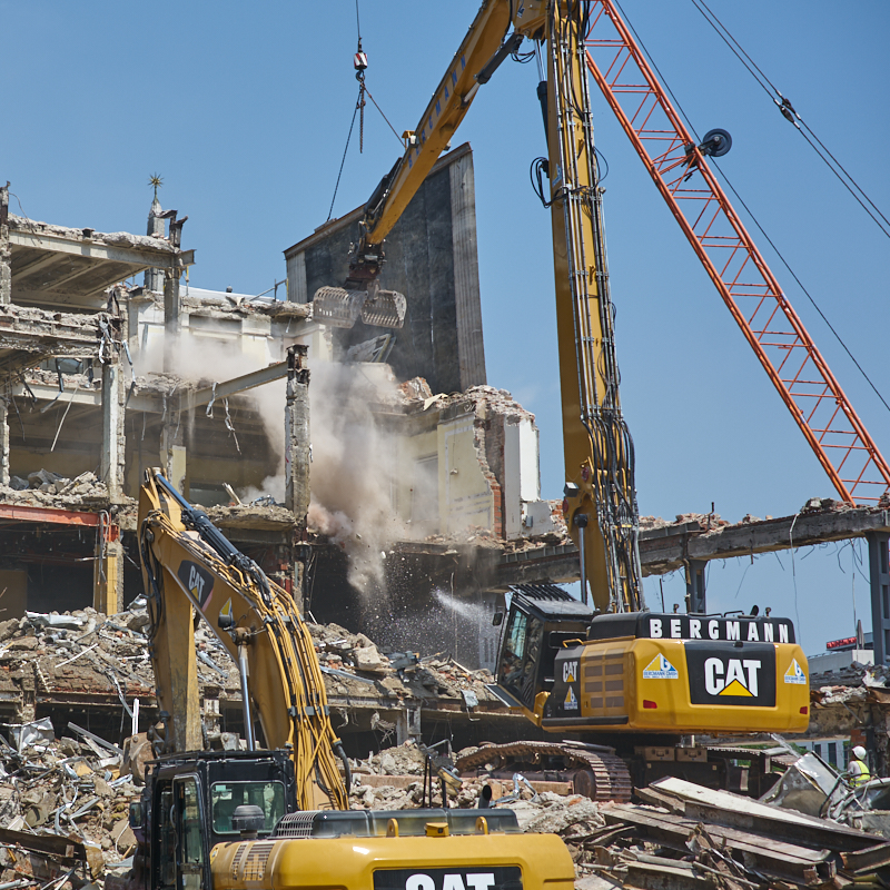 27.06.2019 - Abriss Hotel Königshof und Neubau eines modernen Hotels