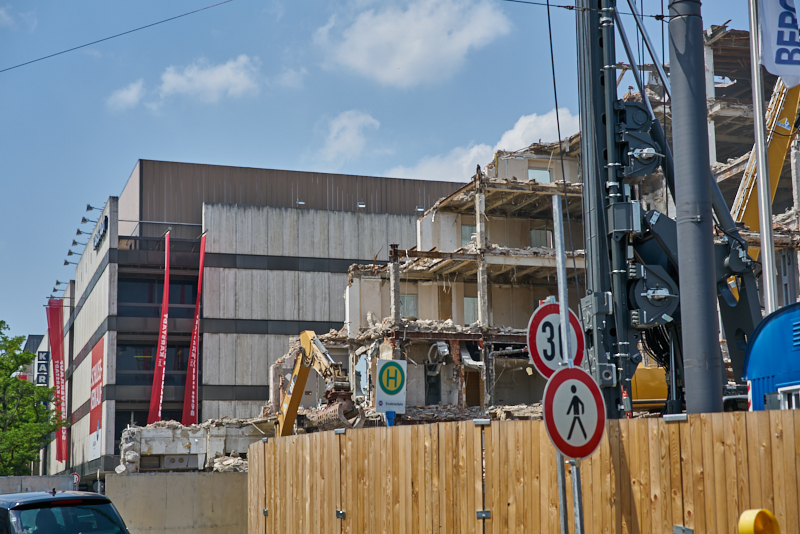 27.06.2019 - Abriss Hotel Königshof und Neubau eines modernen Hotels