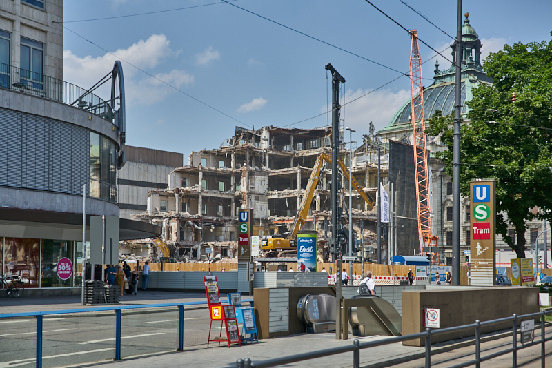 27.06.2019 - Abriss Hotel Königshof und Neubau eines modernen Hotels