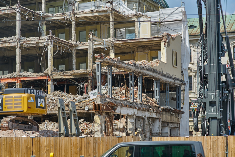 27.06.2019 - Abriss Hotel Königshof und Neubau eines modernen Hotels