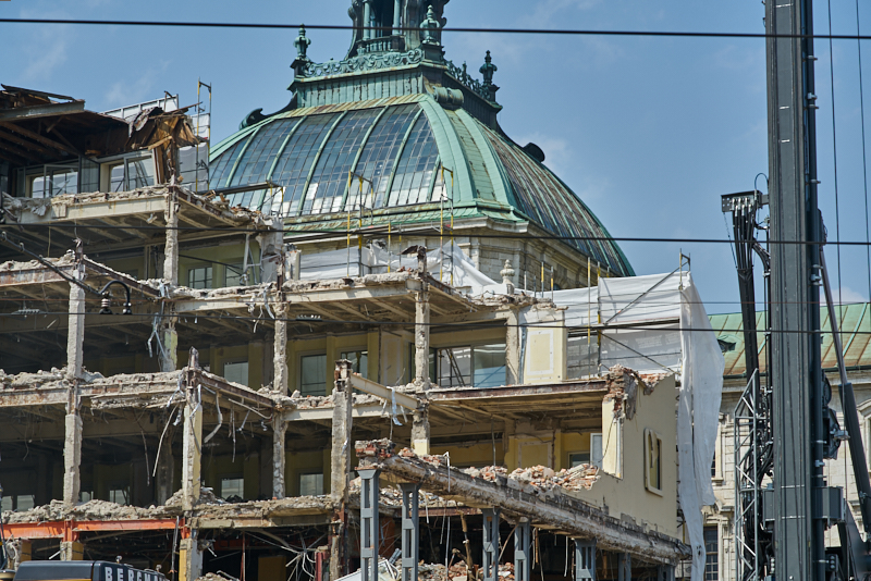 27.06.2019 - Abriss Hotel Königshof und Neubau eines modernen Hotels