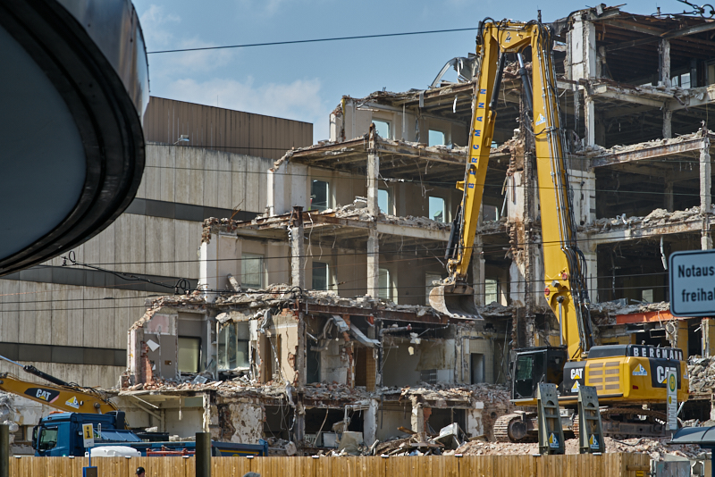 27.06.2019 - Abriss Hotel Königshof und Neubau eines modernen Hotels