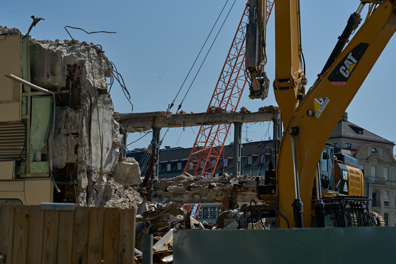 01.07.2019 - Hotel Königshof. Abriss und Neubau
