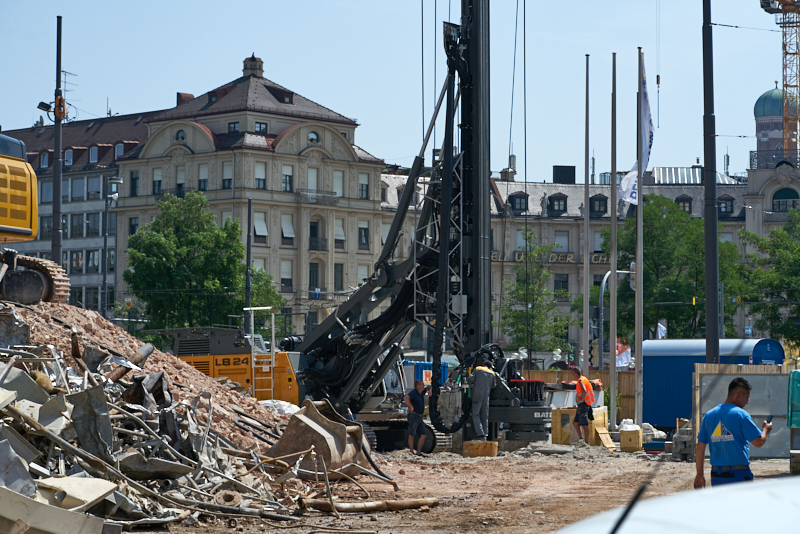 01.07.2019 - Hotel Königshof. Abriss und Neubau