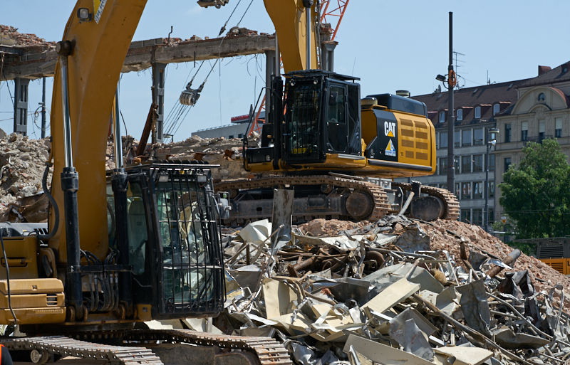 01.07.2019 - Hotel Königshof. Abriss und Neubau