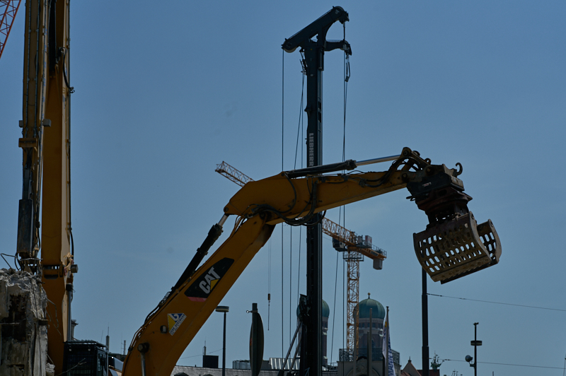 01.07.2019 - Hotel Königshof. Abriss und Neubau