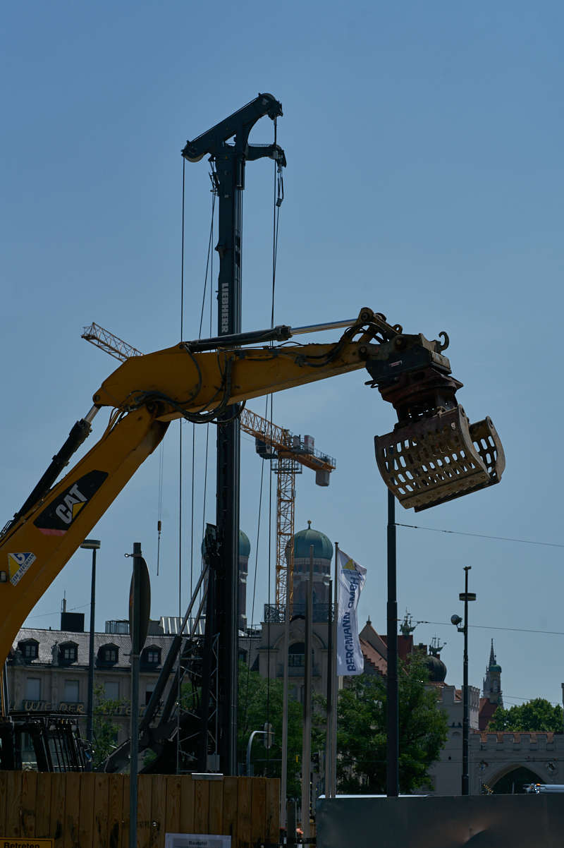 01.07.2019 - Hotel Königshof. Abriss und Neubau