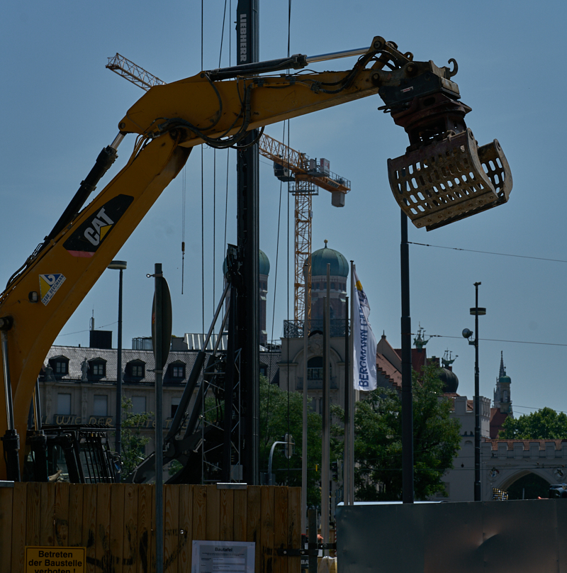 01.07.2019 - Hotel Königshof. Abriss und Neubau