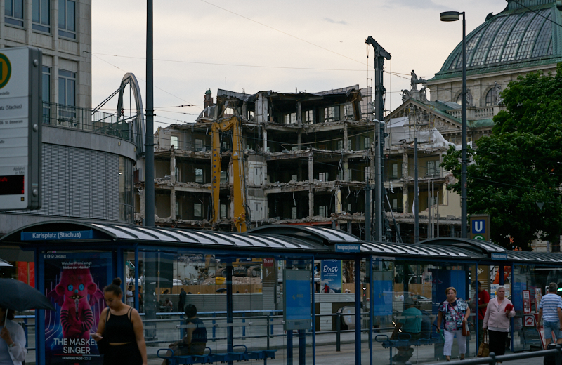 01.07.2019 - Hotel Königshof. Abriss und Neubau