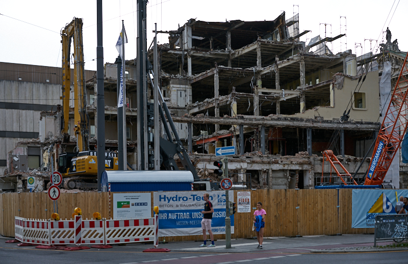 01.07.2019 - Hotel Königshof. Abriss und Neubau