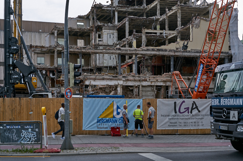 01.07.2019 - Hotel Königshof. Abriss und Neubau