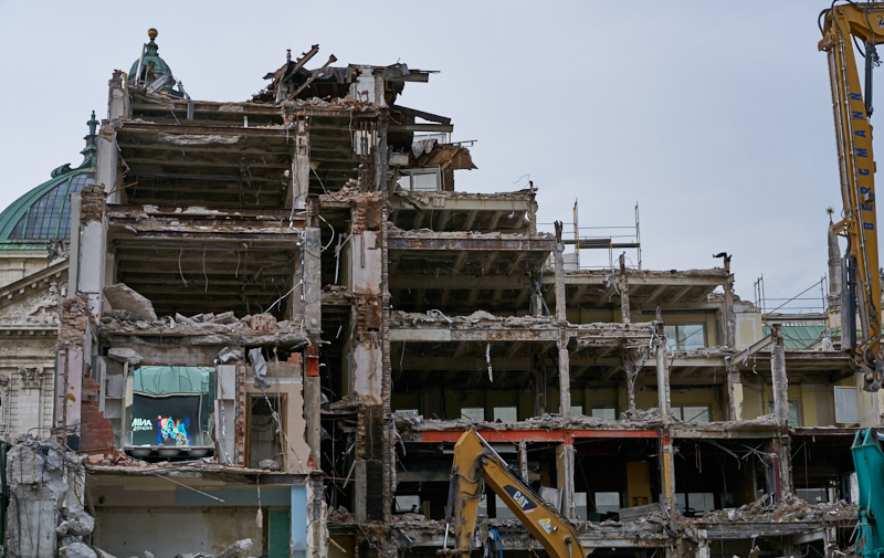 01.07.2019 - Hotel Königshof. Abriss und Neubau