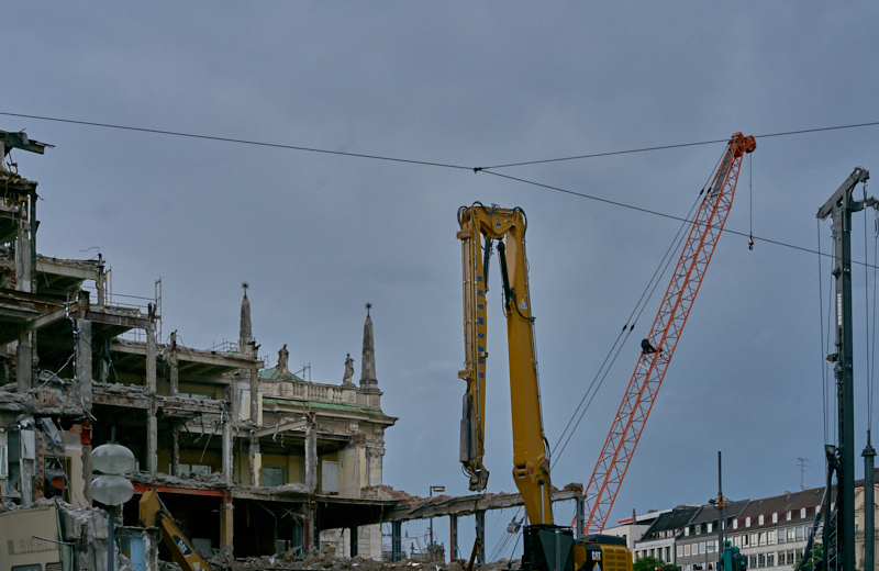 01.07.2019 - Hotel Königshof. Abriss und Neubau