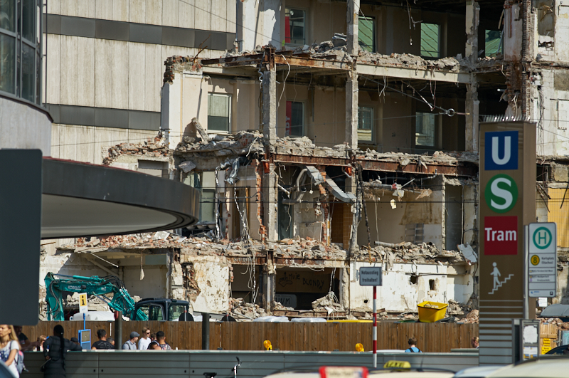 03.07.2019 - Abrissarbeiten am ehemaligen Luxushotel Königshof