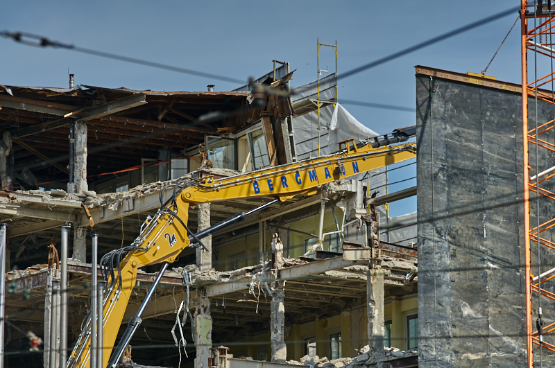 03.07.2019 - Abrissarbeiten am ehemaligen Luxushotel Königshof