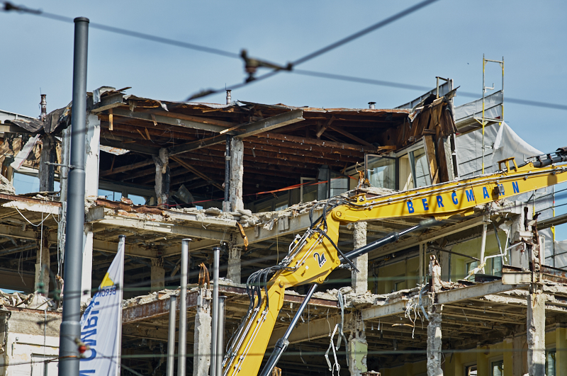03.07.2019 - Abrissarbeiten am ehemaligen Luxushotel Königshof