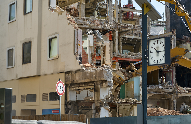 03.07.2019 - Abrissarbeiten am ehemaligen Luxushotel Königshof