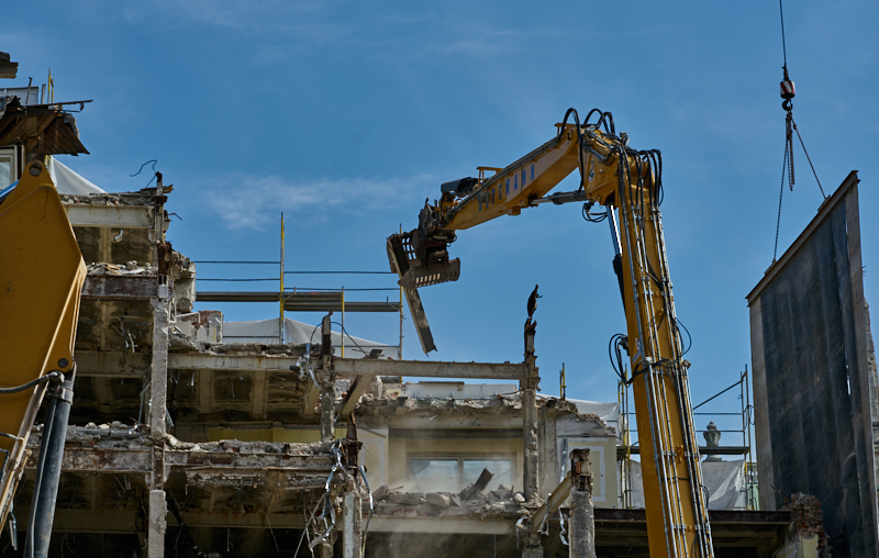 03.07.2019 - Abrissarbeiten am ehemaligen Luxushotel Königshof