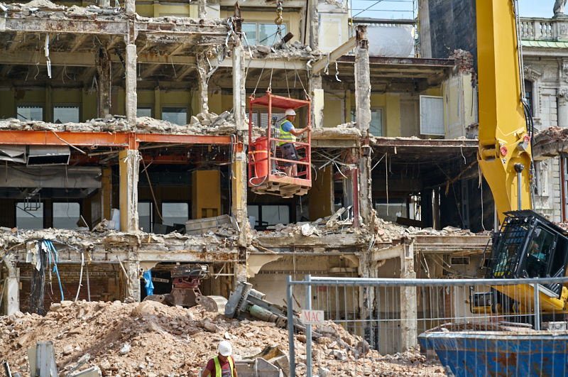 03.07.2019 - Abrissarbeiten am ehemaligen Luxushotel Königshof