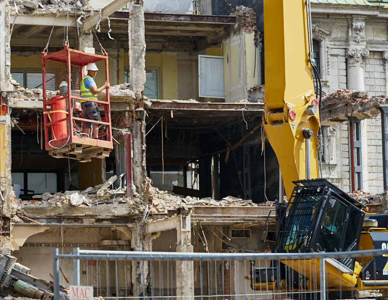 03.07.2019 - Abrissarbeiten am ehemaligen Luxushotel Königshof