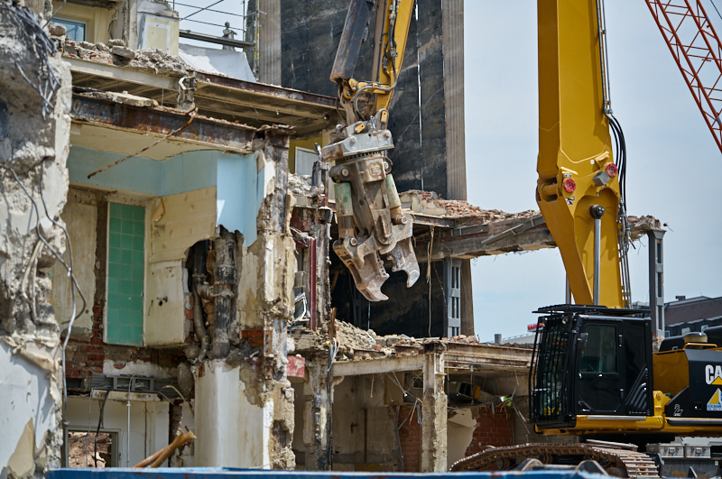 03.07.2019 - Abrissarbeiten am ehemaligen Luxushotel Königshof