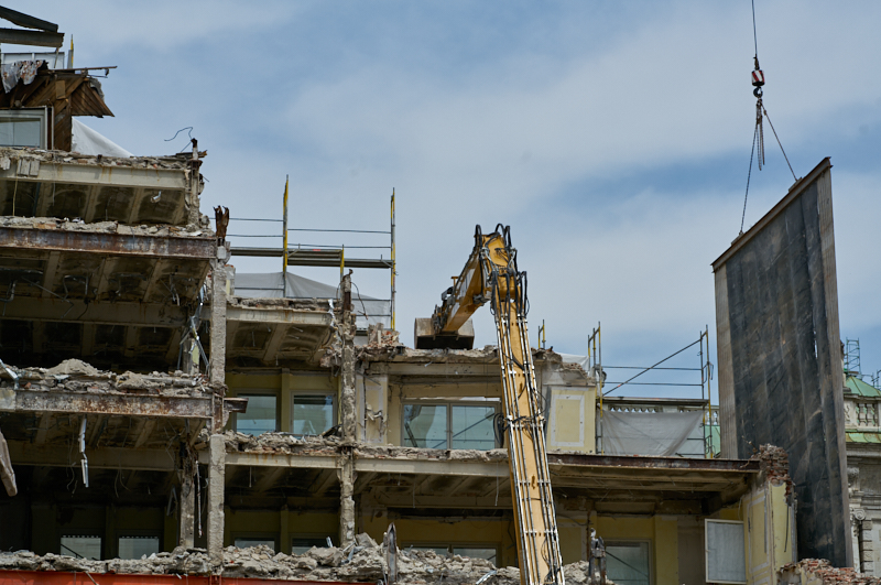 03.07.2019 - Abrissarbeiten am ehemaligen Luxushotel Königshof